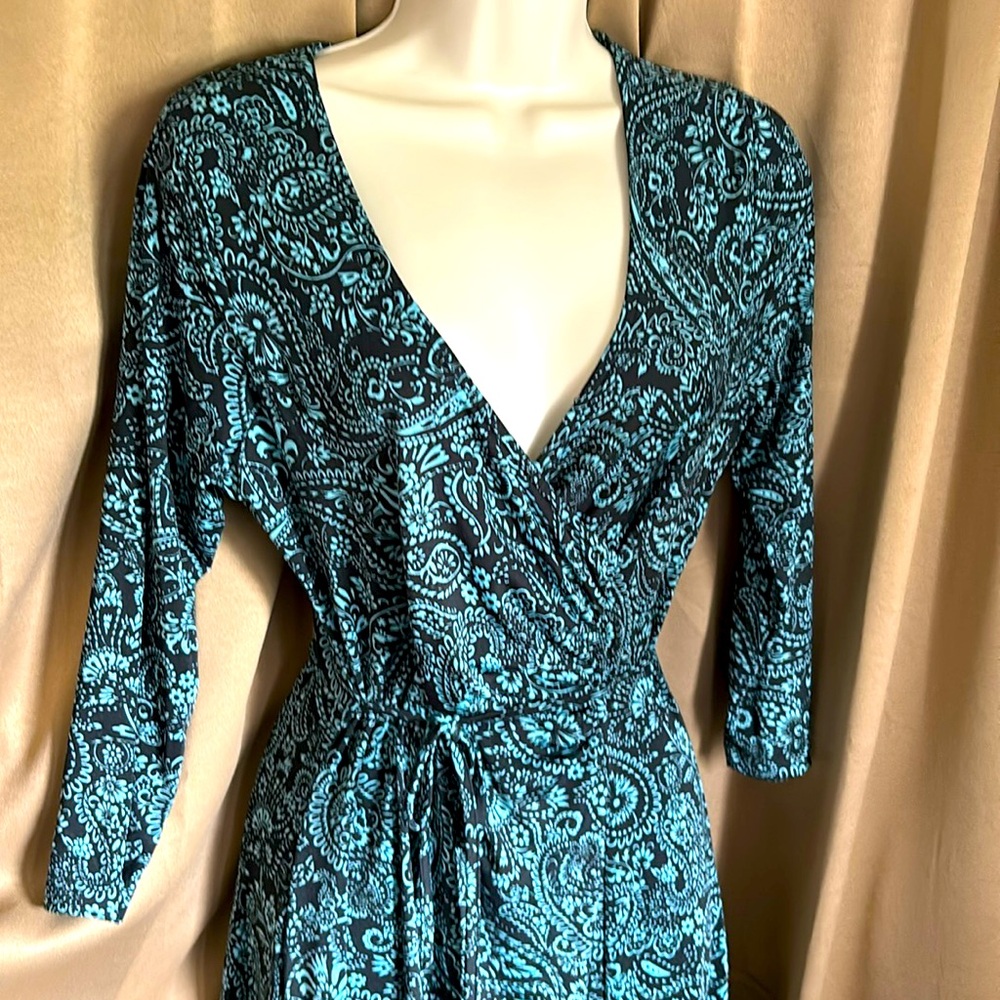 Work/ evening dress, plunging neckline, wrap style with center tie